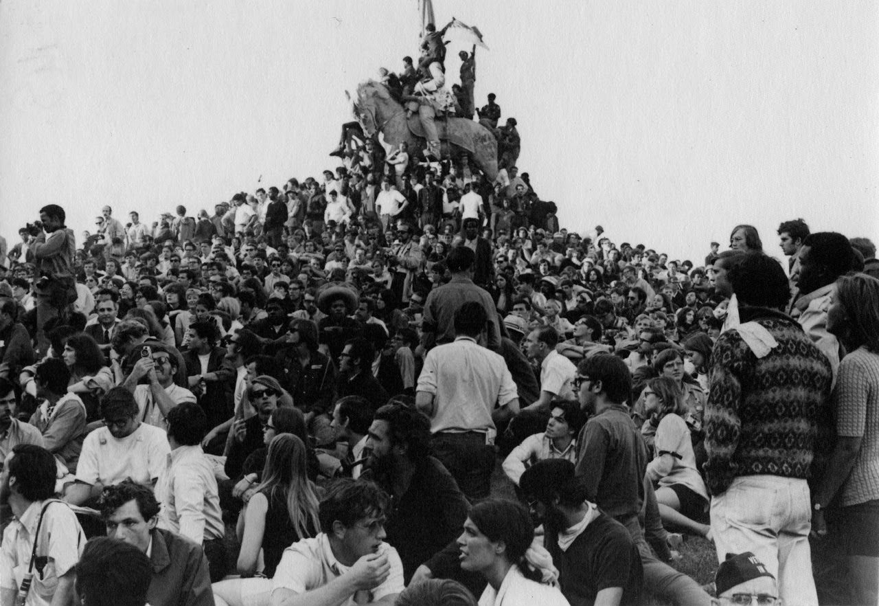 Exhibit-GAC-1968 protestors in Grant Park