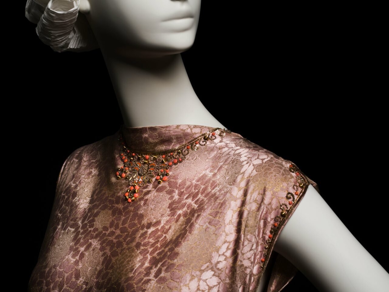 Exhibition-GAC-Making Mainbocher-dress neck detail
