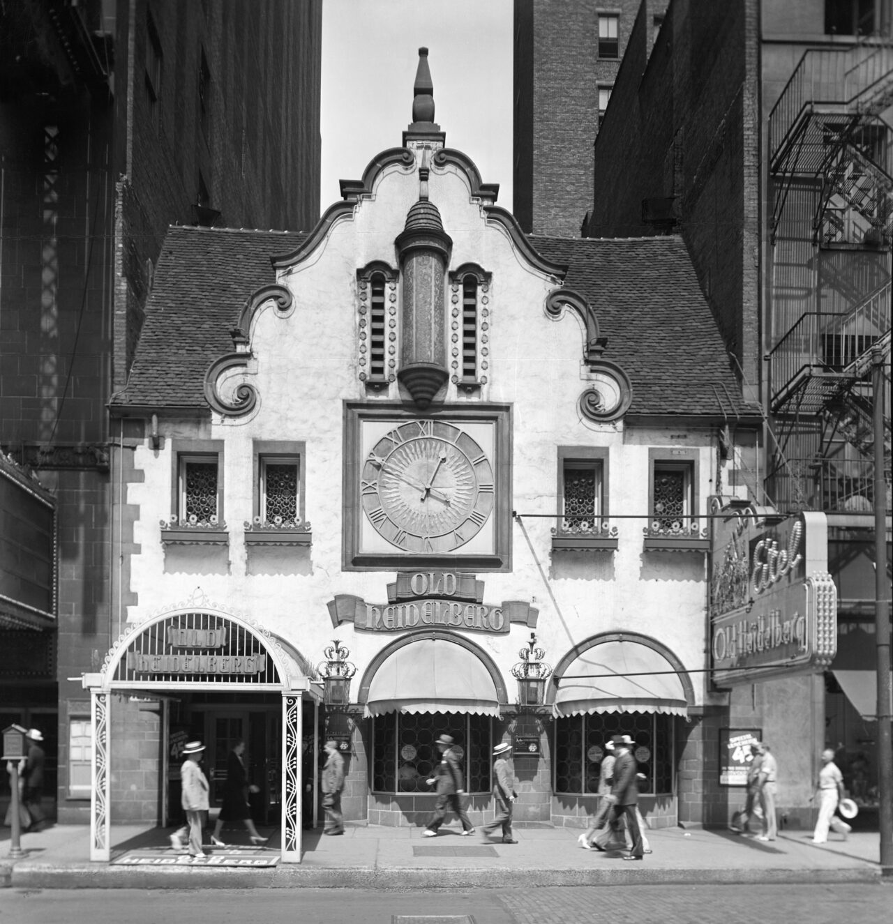 Walking Tour-Prohibition Ends-Old Heidelberg