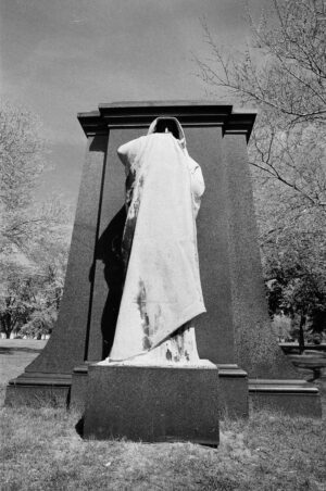 graceland cemetery halloween tours