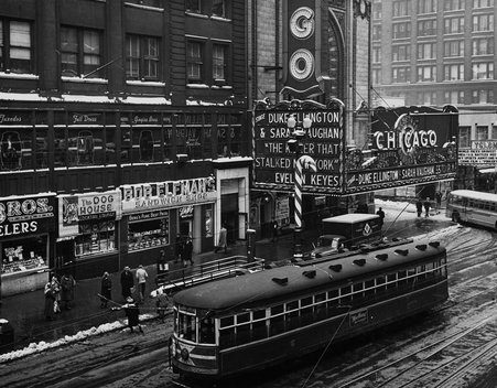 Chicago Theatre street scene