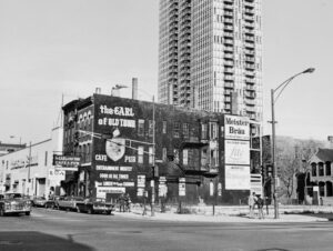The Earl of Old Town cafe and pub at the northeast corner of Wells Street and North Avenue in December 1973.