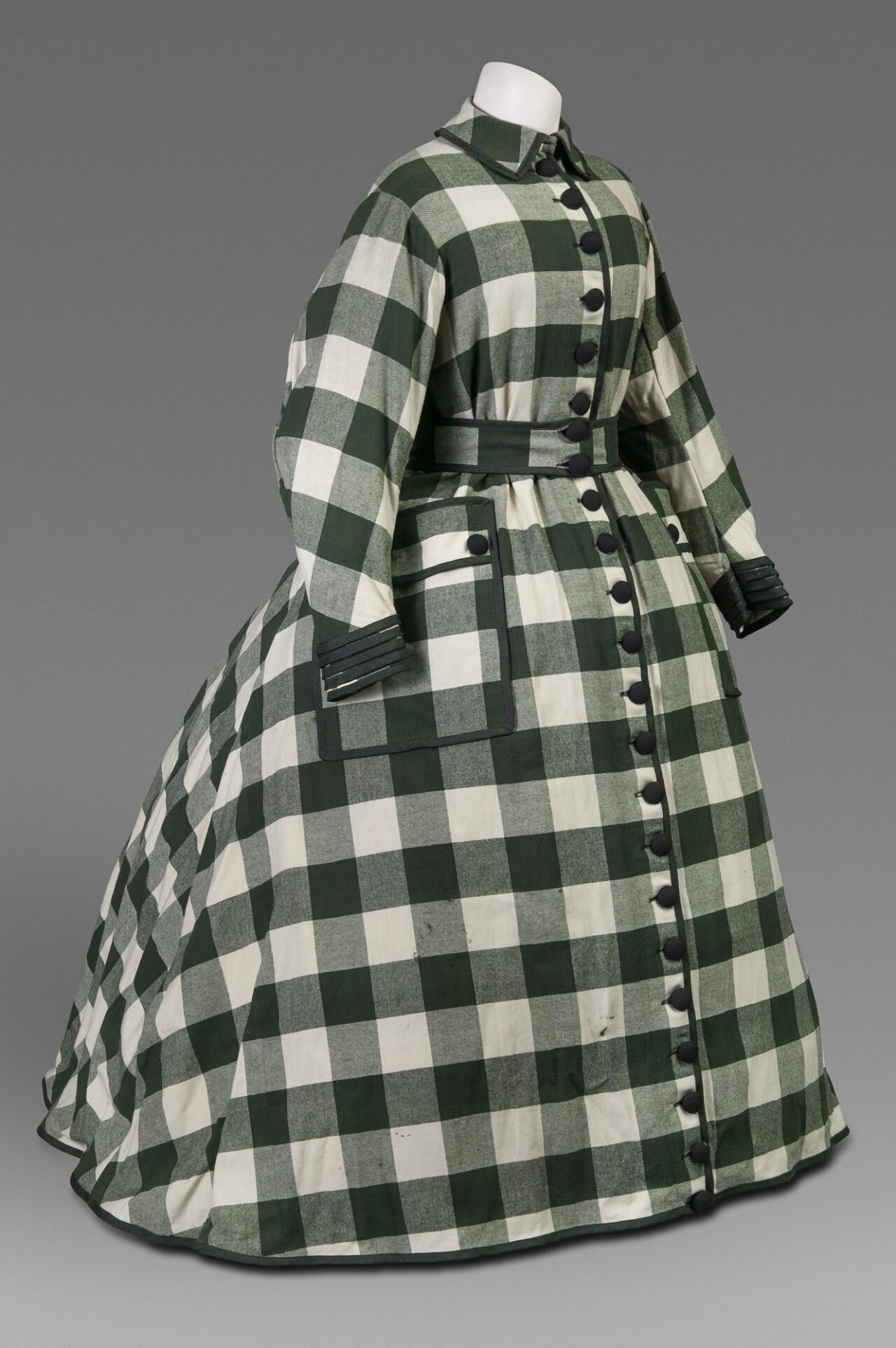 Mary Todd Lincoln’s gown and cape